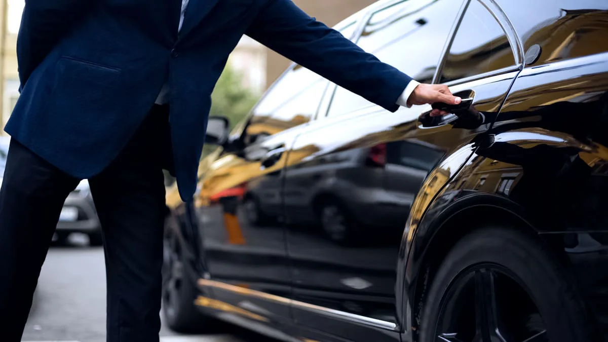 توظيف عاجل سائق شخصي بخبرة – الدار البيضاء 2 توظيف عاجل: سائق شخصي بخبرة – الدار البيضاء 2